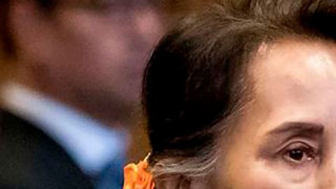 Aung San Suu Kyi durante la primera audiencia por el juicio de genocidio que se realiza en La Haya en contra de Myanmar, que está acusado de genocidio de la minoría étnica Rohingya.