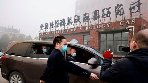 La visita del equipo internacional de la OMS está estrictamente controlada por las autoridades chinas.