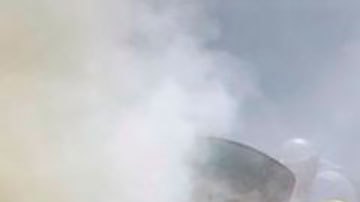 Manifestantes utilizan extintores