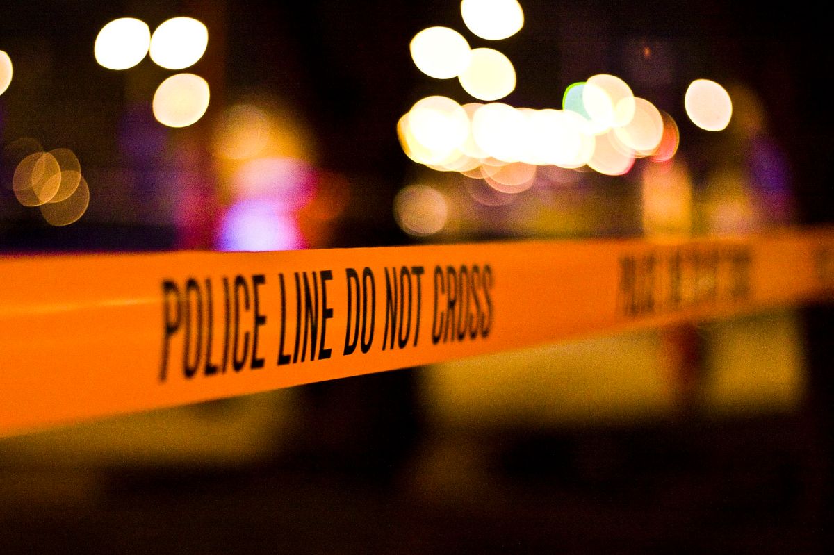 2 policías de Chicago se encuentran en estado crítico después de un tiroteo