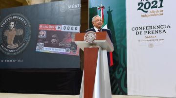 AMLO propone el nombre de "Patria" a la futura vacuna mexicana contra COVID-19.