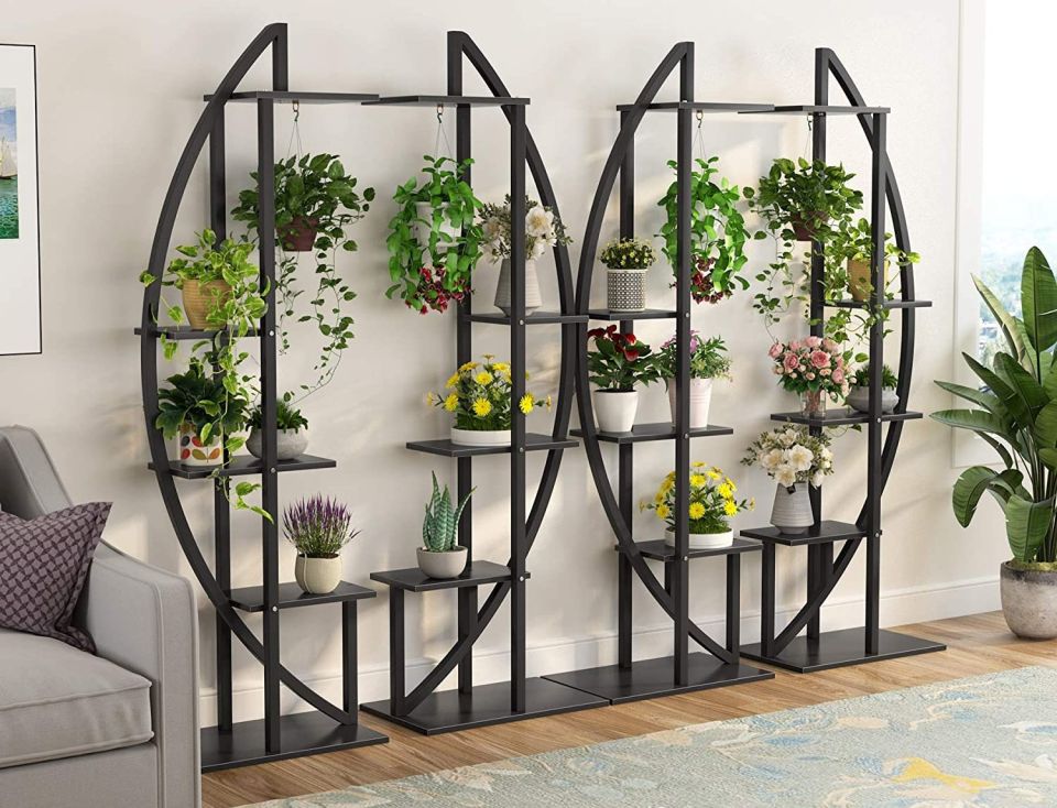 Los mejores estantes de plantas para tener tu propio jardín de interior