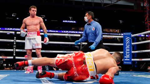 Canelo Alvarez y Avni Yildirim se llevaron millonarias ganacias por su combate