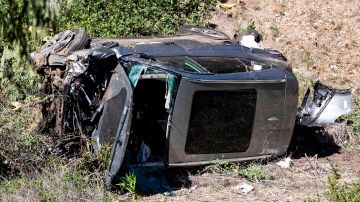 El vehículo Genesis GV80 SUV en el que Tiger Woods sufrió el accidente.