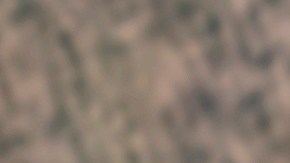 Primer plano de edificios destruidos en el cruce entre Irak y Siria después de los ataques aéreos de EE.UU., el 26 de febrero de 2021.