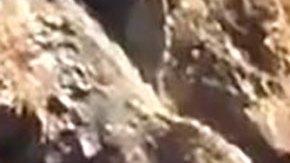 Autoridades de rescate de la India buscan a personas desaparecidas tras avalancha de lodo en zona montañosa del Himalaya.