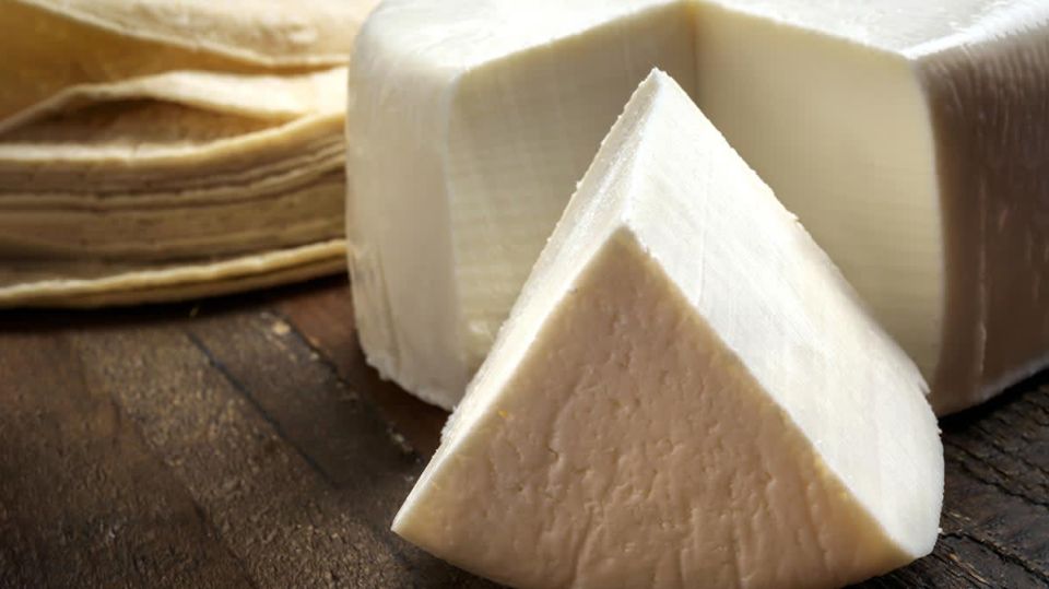 Quesos como el queso fresco se relacionan con un brote de listeria La