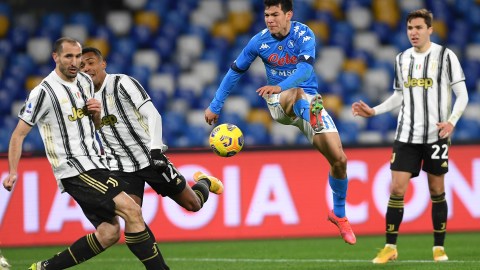 Lozano desplegó un gran sacrificio en contra de la Juventus.