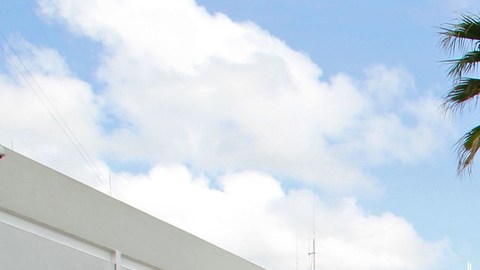 México permite el acceso a más de 80 rumanos que permanecían retenidos en Aeropuerto Internacional de Cancún.