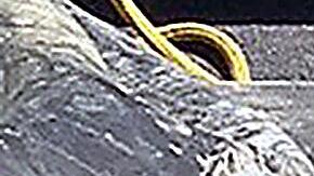 Agentes de la Patrulla Fronteriza rescatan a una mujer y a su hijo en el Río Bravo.