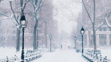 Nueva York se mantiene en estado de alerta ante la primera tormenta de nieve del año.