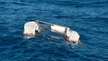 Guardia Costera de Miami realizó la búsqueda de 16 personas que naufragaron muy cerca de las costas de Florida.
