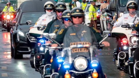 La procesión fúnebre por la agente del FBI asesinada Laura Schwartzenberger.