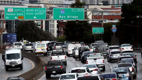 El hombre iba hacia el Bay Bridge cuando lo robaron.