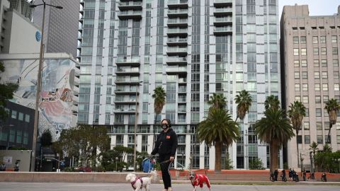 Muchos angelinos dejan la ciudad para irse a los suburbios.