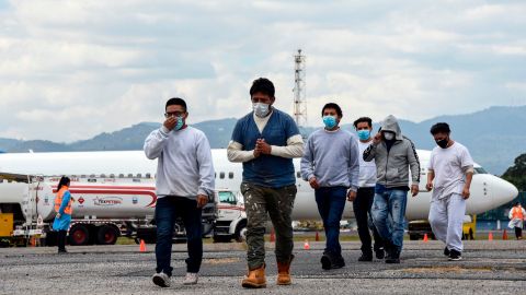 Se priorizarán las deportaciones de quienes hayan cruzado la frontera recientemente y de quienes cometan delitos graves.