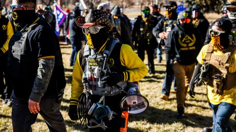 Proud Boys figrua ahora para Canadá en la misma lista que al-Qaeda y el Estado Islámico.