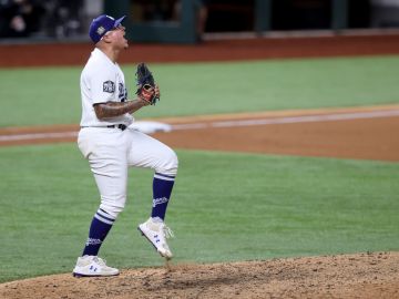 Julio Urías