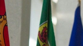 Joe Biden y Justin Trudeau caminan juntos antes de la pandemia