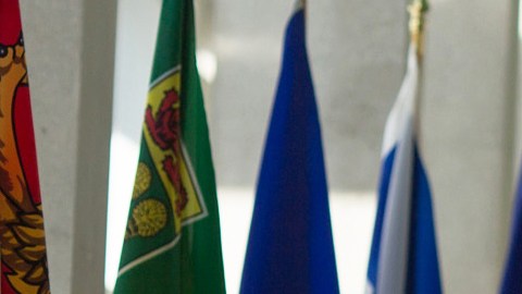 Joe Biden y Justin Trudeau caminan juntos antes de la pandemia