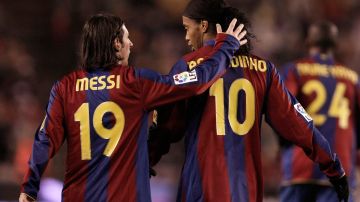 Messi ha reconocido que aprendió mucho de Ronaldinho.