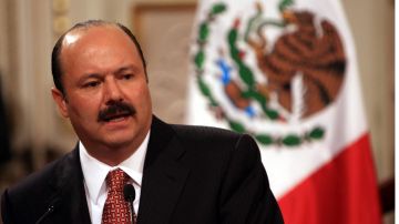 El exgobernador de Chihuahua, César Duarte, se encuentra detenido en Miami, EE.UU. donde se espera sea extraditado a México para enfrentar el delito de peculado.