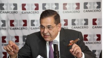 El empresario Alonso Ancira promete regresar a Pemex 219 millones de dólares a cambio de dejarlo en libertad.