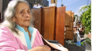 Hay ancianos latinos en Los Ángeles que viven en la pobreza y necesitan ayuda. (Reforma)
