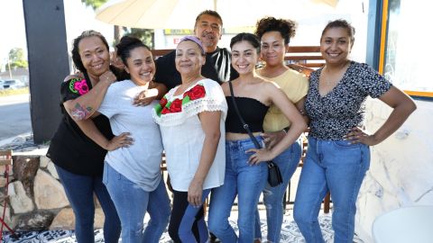 La familia de José Juan Irra y María Elena Lorenzo con sus hijas. (Cortesía María Elena Irra)