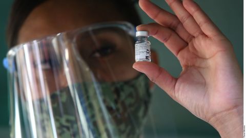 Pfizer reanudará envío de dosis de vacunas a México el próximo 15 de febrero.