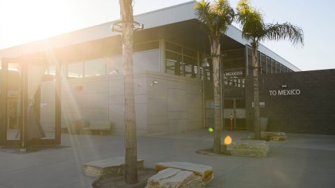 La garita Peatonal Oeste (PedWest) en San Ysidro reabrió para trámites de asilo.