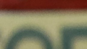 Al arbitro le costó reponerse del impacto.