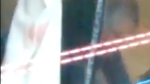 VIDEO: Abuelita es golpeada brutalmente por sujeto, al parecer es su familiar