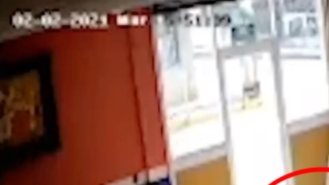 VIDEO: Momento exacto que sicarios tratan de matar a funcionarias mexicanas en restaurante