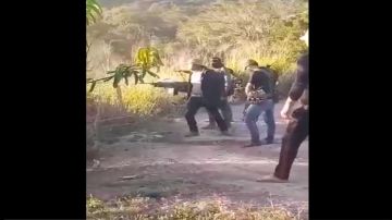 VIDEO: Sicarios del Cártel de Sinaloa muestran su poderío durante entrenamiento