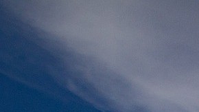 Las cámara de seguridad mostraron el camión desde el que podían estar hablando los migrantes. (Archivo)