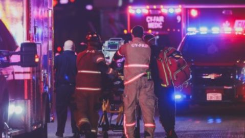 Bomberos de Cy Fair en la escena de la tragedia.