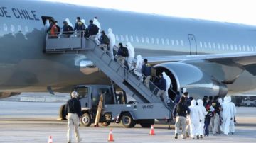 El miércoles despegó el primer vuelo de las Fuerzas Aéreas chilenas con 87 migrantes expulsados.