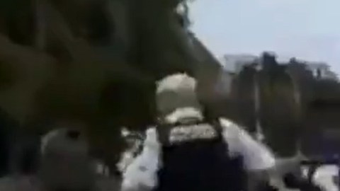 Elemento de la Guardia Nacional cae herido tras enfrentamiento con presuntos secuestradores en Cancún México.