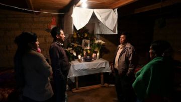 Familias en Guatemala han esperado la identificación de los cuerpos de las víctimas.