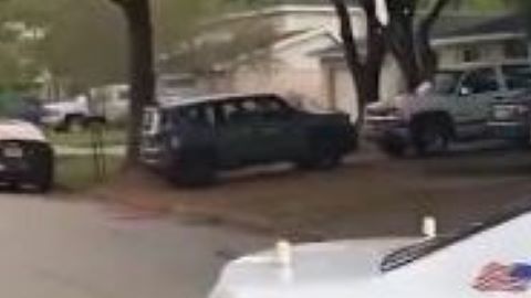 Investiga la Oficina del Sheriff del Condado Harris.