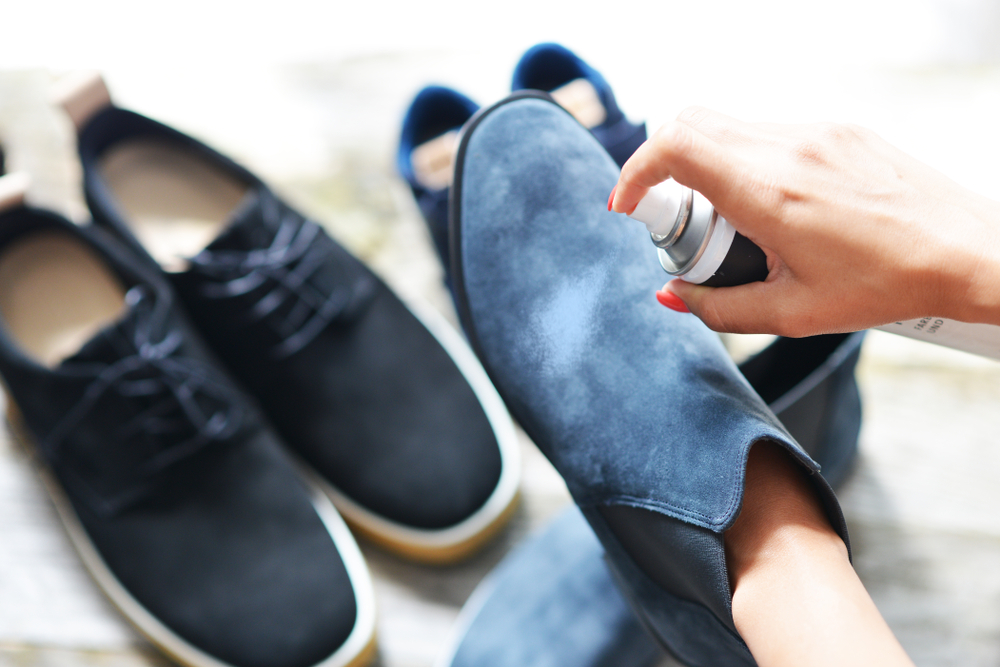 3 limpiadores para zapatos y botas de gamuza que los reparan del desgaste el - La
