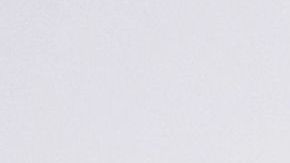 Personas acuden a vacunarse en un centro de vacunación a gran escala en la Universidad Cal Poly Pomona.