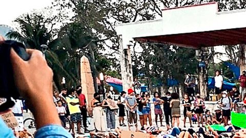 Feministas protestan en Tulum