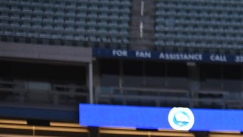 Gavin Newsom, gobernador de California, da su tercer informe de Estado en el estadio de Los Dodgers.