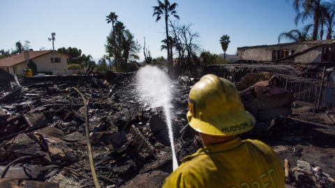 Bomberos del Condado San Bernardino. Foto de archivo.