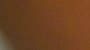 Manos de hombre esposado