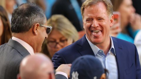 El comisionado Roger Goodell hizo el anuncio histórico para la NFL.