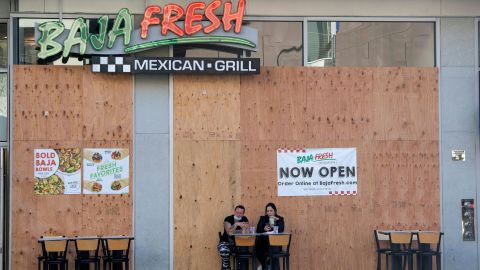 Los restaurantes volverán a abrir sus puertas desde este lunes.