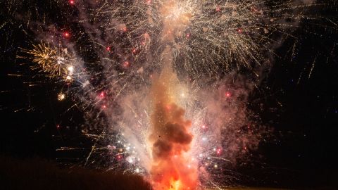 Explosión de fuegos artificiales.